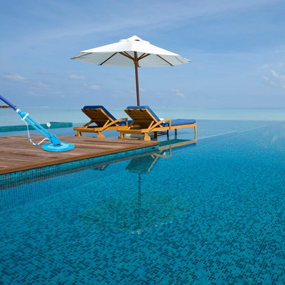 Automatic Swimming Pool Cleaning Machine